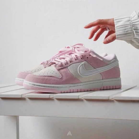 NIKE Dunk Low LX "Pink Foam" sneakers Size 7 - Picture 9 of 16